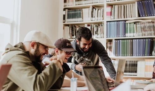 27所學(xué)校進入胡潤百強,牛劍藤校offer拿到手軟...